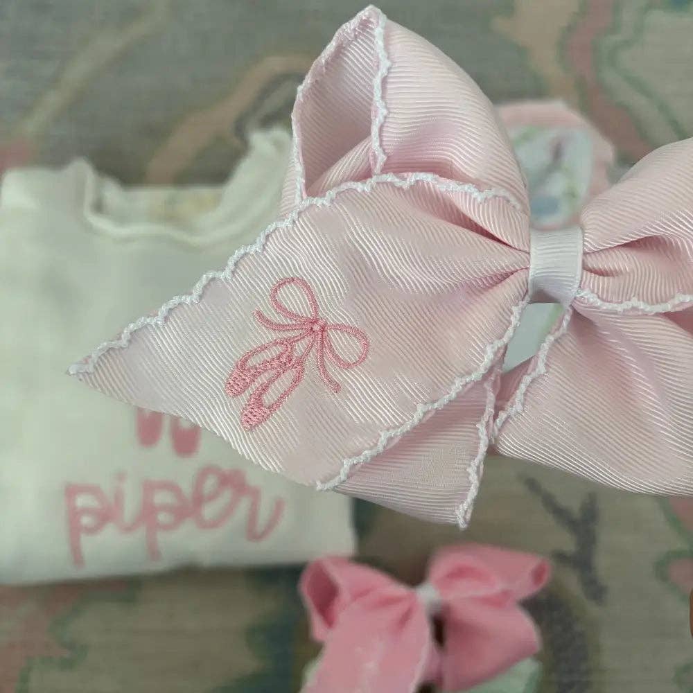 Classic Grosgrain Moonstitch Hair Bow - Medium: Lt Pink w/ White 4" - Persnickety Shop