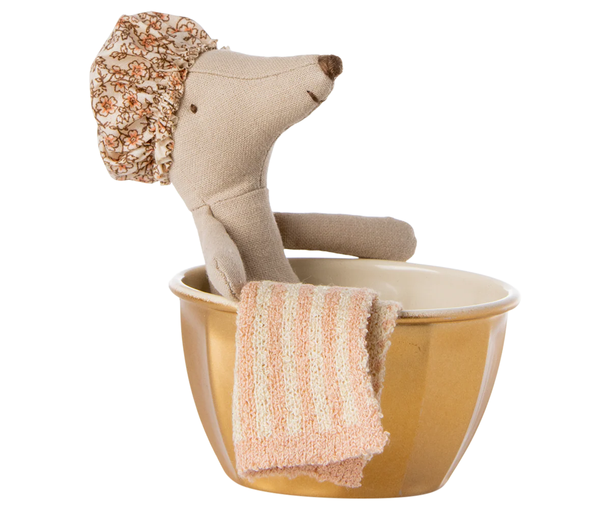 Maileg Wellness Mouse, Big Sister - Persnickety Shop