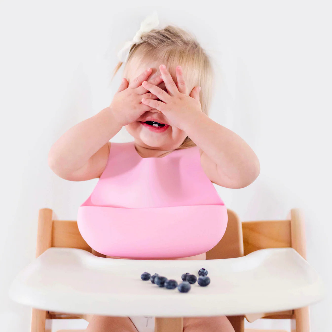 Babynetic Strawberry Dream
1 Silicone Bib / Measurements 9” x 10.5” - Persnickety Shop