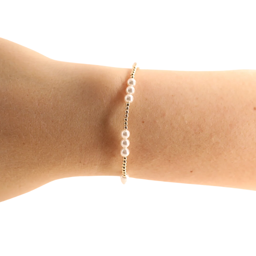 Beaded Blondes ILY Bracelet in Pearl 6.75 inch