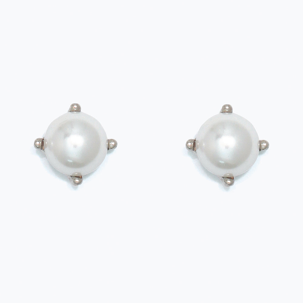 Earrings-Pearls in Silver Setting