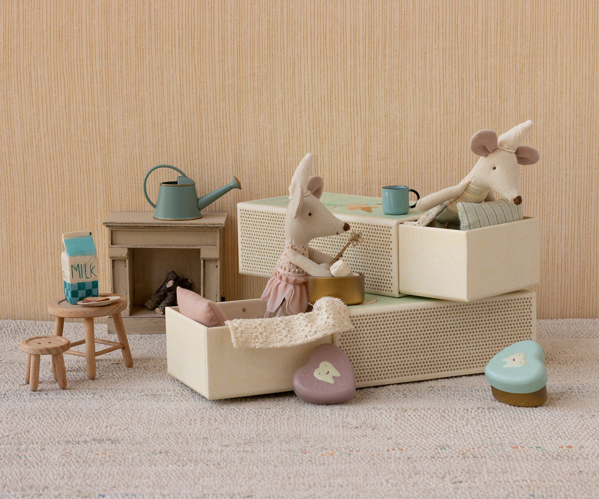 Maileg Tooth fairy mouse, Little sister in matchbox 17-5107