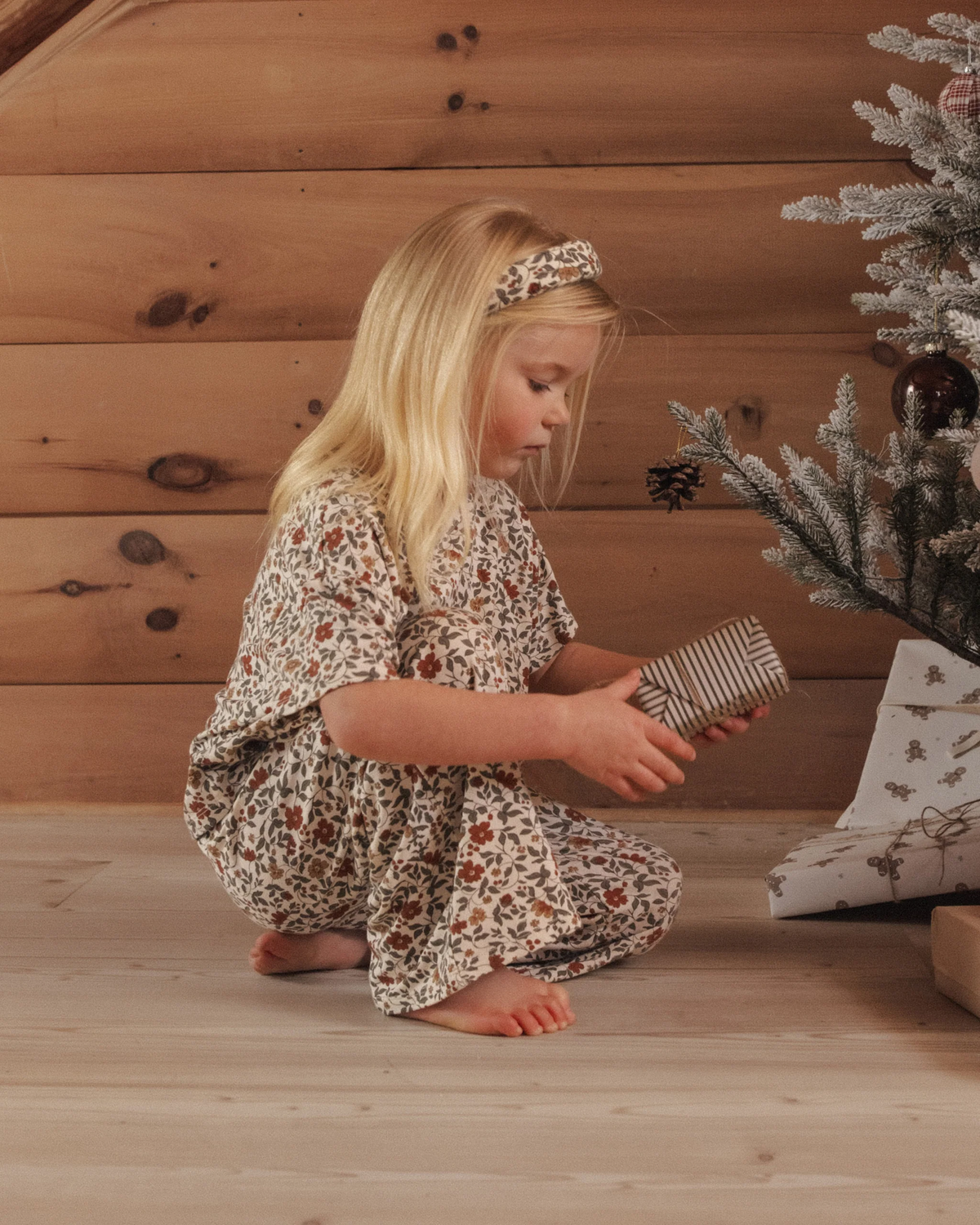 RYLEE + CRU PADDED HEADBAND HOLIDAY FLORAL