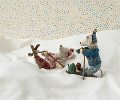 PREORDER Maileg NEW Winter mouse with ski set, Mum - Red 17-4304
