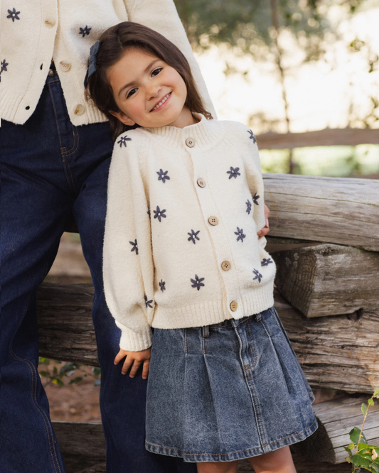 RYLEE + CRU PLEATED DENIM SKIRT INDIGO