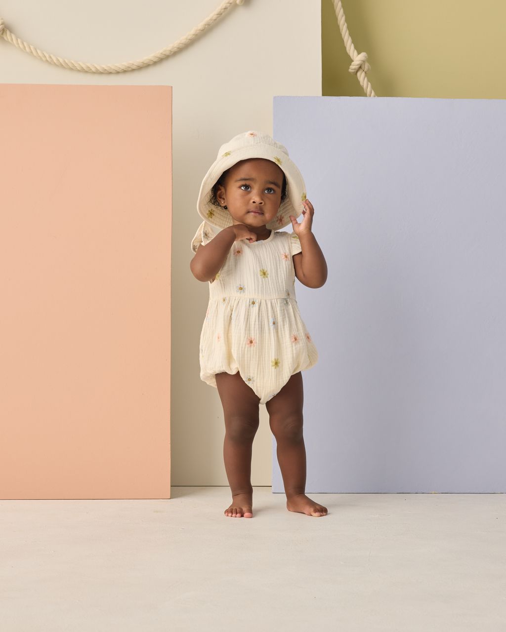 BUCKET HAT EMBROIDERED DAISIES - Persnickety Shop