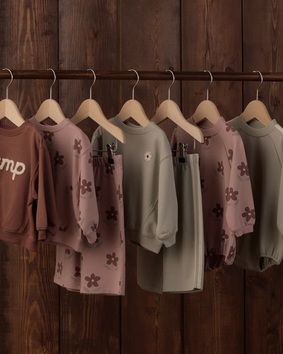 RYLEE + CRU OVERSIZED SWEATSHIRT DAISY