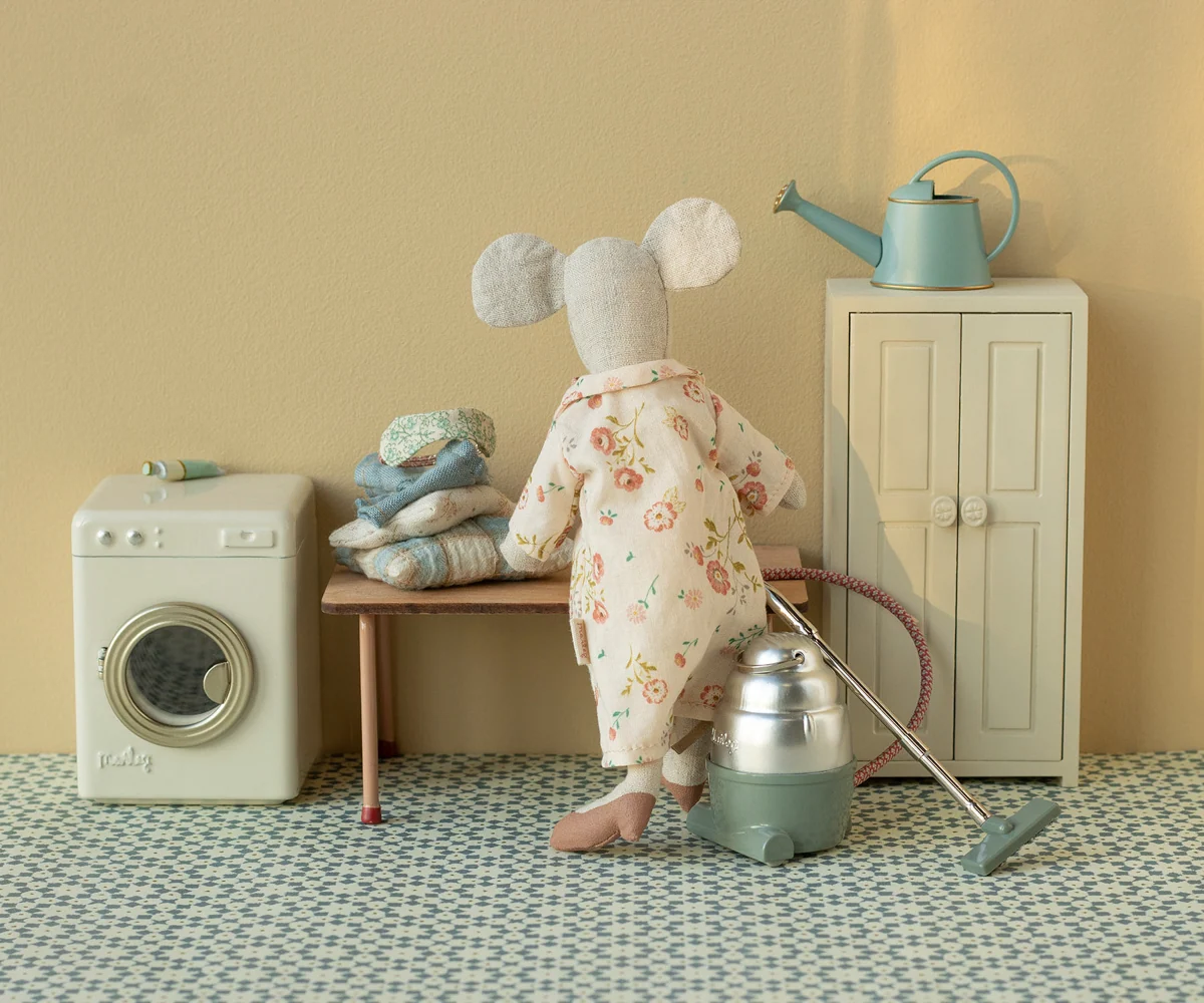 PREORDER MAILEG Closet, Mouse - Cream