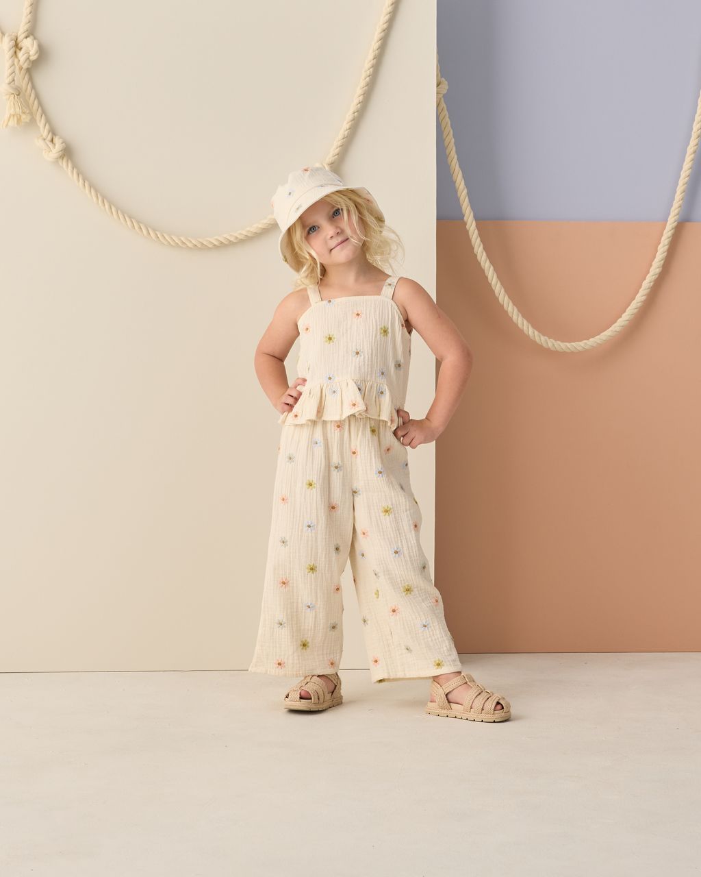 BUCKET HAT EMBROIDERED DAISIES - Persnickety Shop
