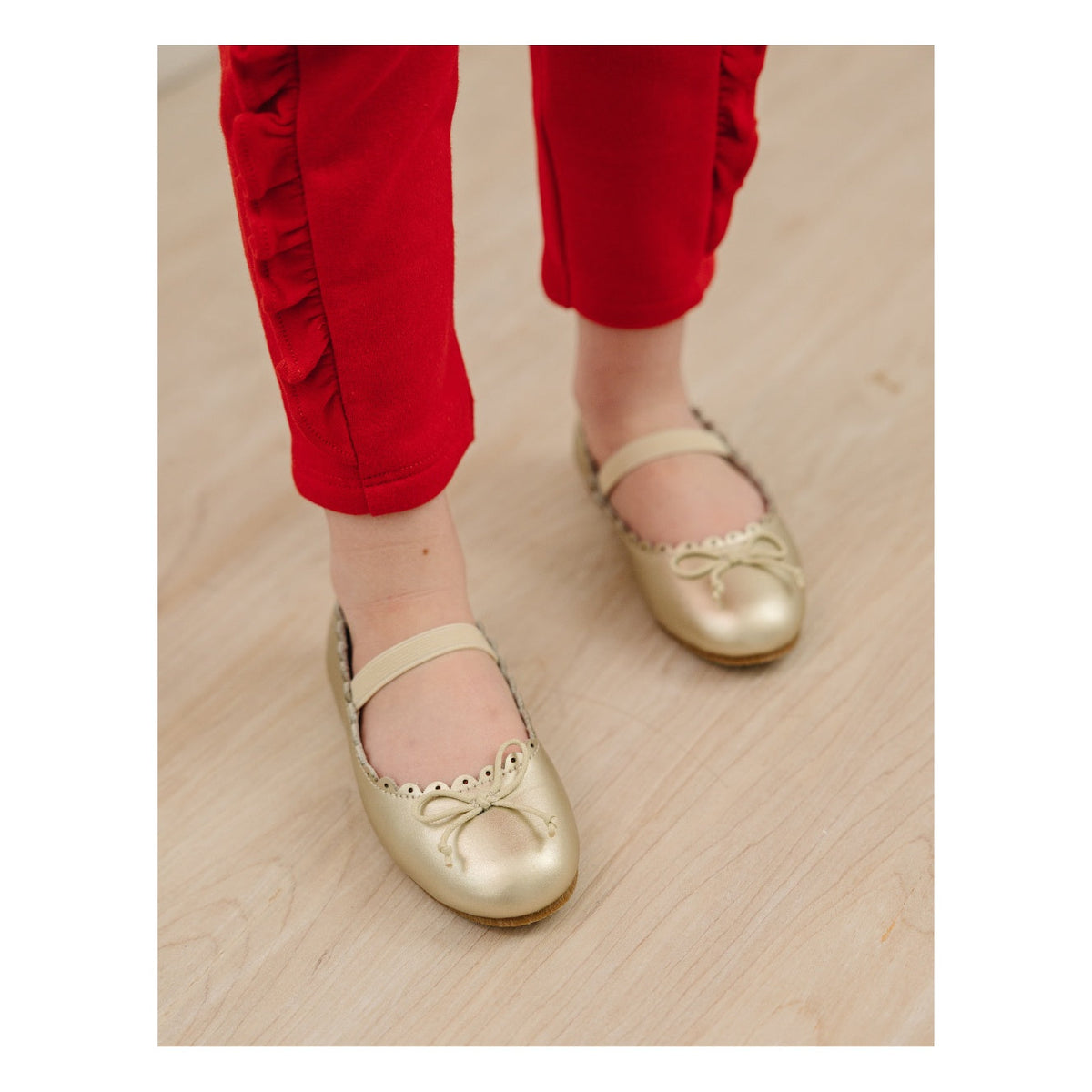 L'Amour GIRLS ELIZA SCALLOPED LEATHER BALLERINA FLAT GOLD
