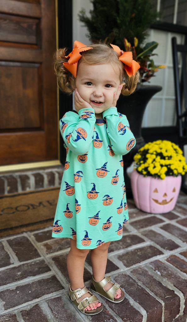 Wee Ones Medium WHITE Grosgrain Hair Bow with Scalloped Edge - Persnickety Shop