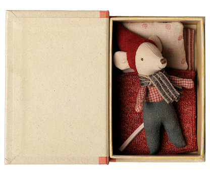 Maileg Christmas mouse, Baby in book