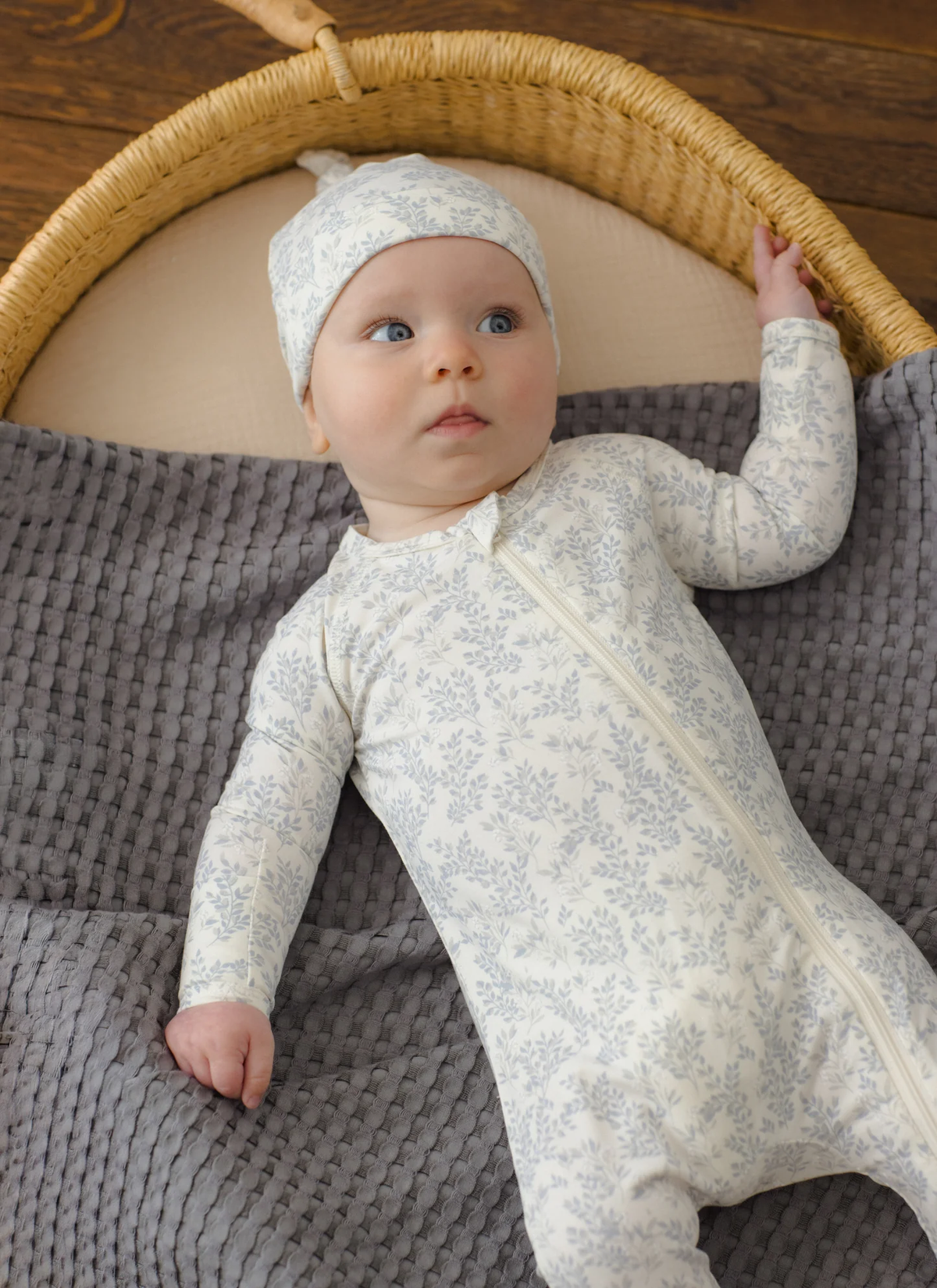 QUINCY MAE BAMBOO ZIP FOOTIE CLOUD FLORAL