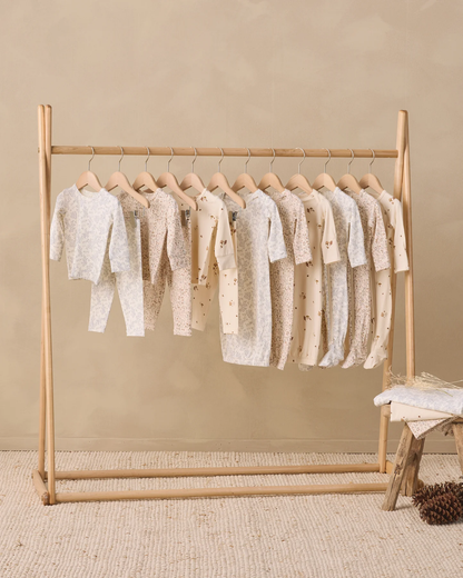 QUINCY MAE BAMBOO ZIP FOOTIE CLOUD FLORAL