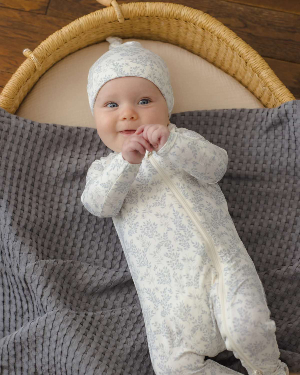 QUINCY MAE BAMBOO ZIP FOOTIE CLOUD FLORAL