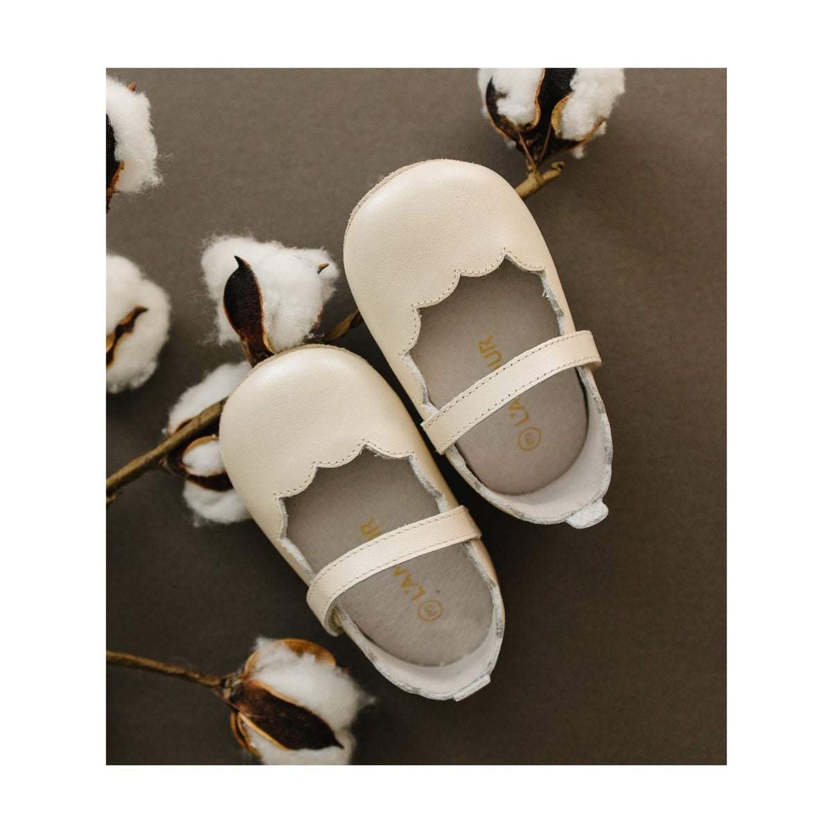 L'Amour Shoes I MIMI BABY GIRLS SCALLOPED MARY JANE LUXE SHIMMER OYSTER SUEDE CRIB SHOE (INFANT)