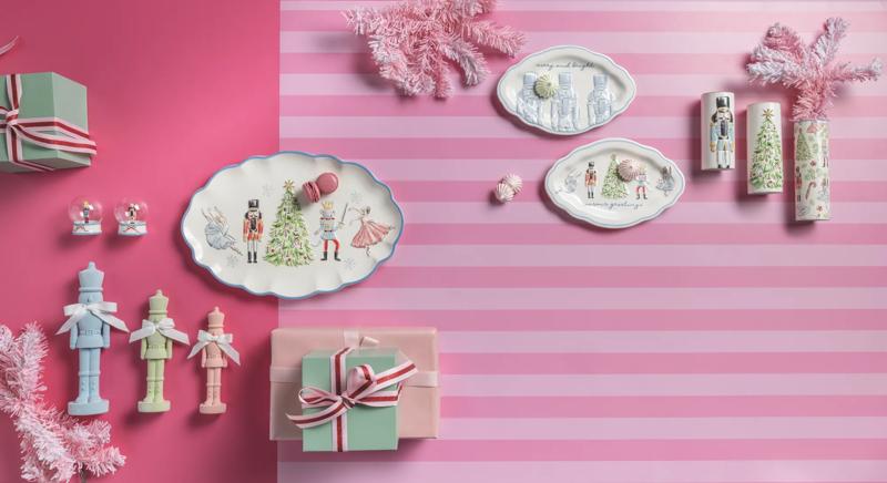 FLOCKED NUTCRACKER SITTER